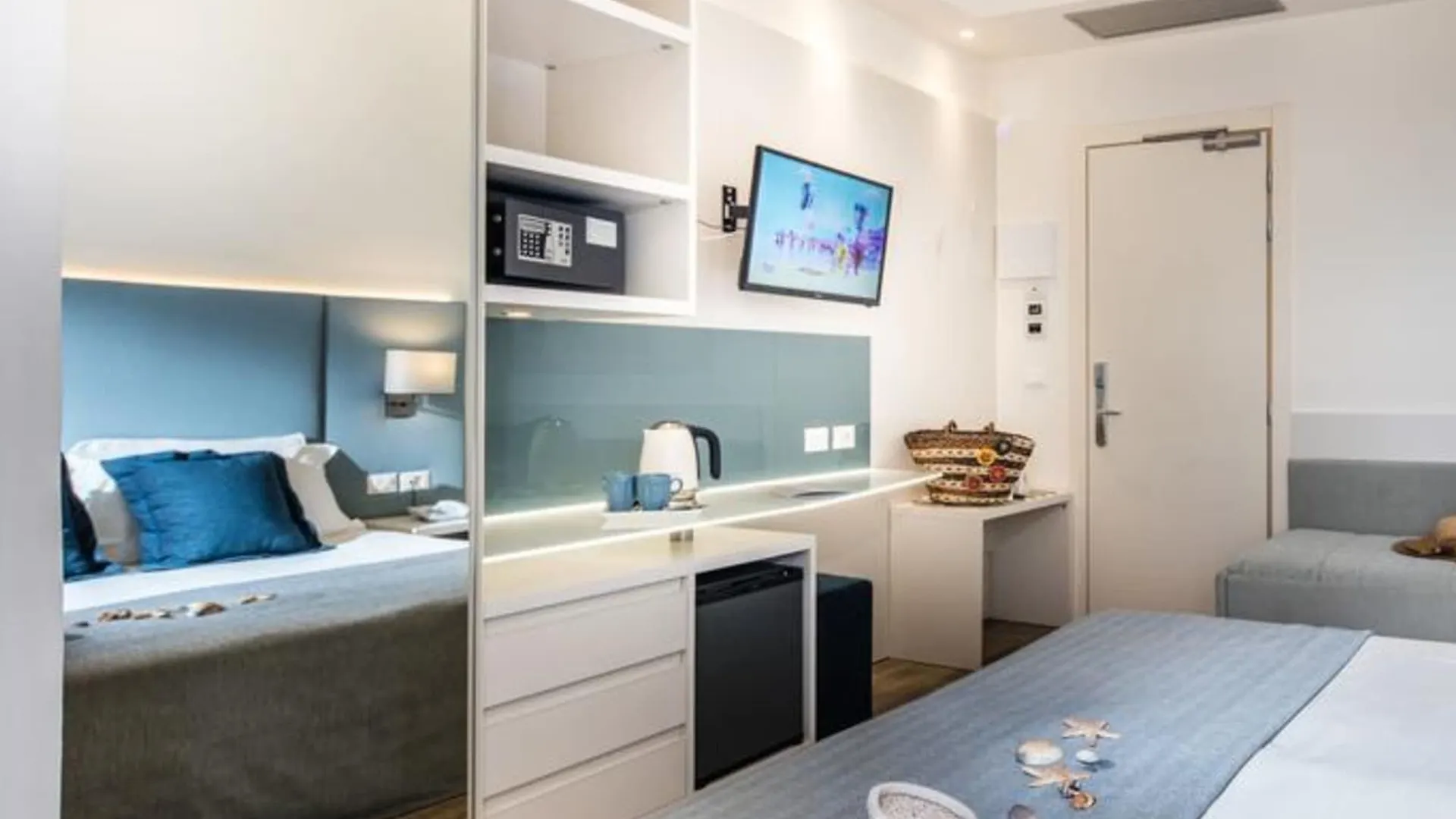 Hotel Excelsior بيبيوني