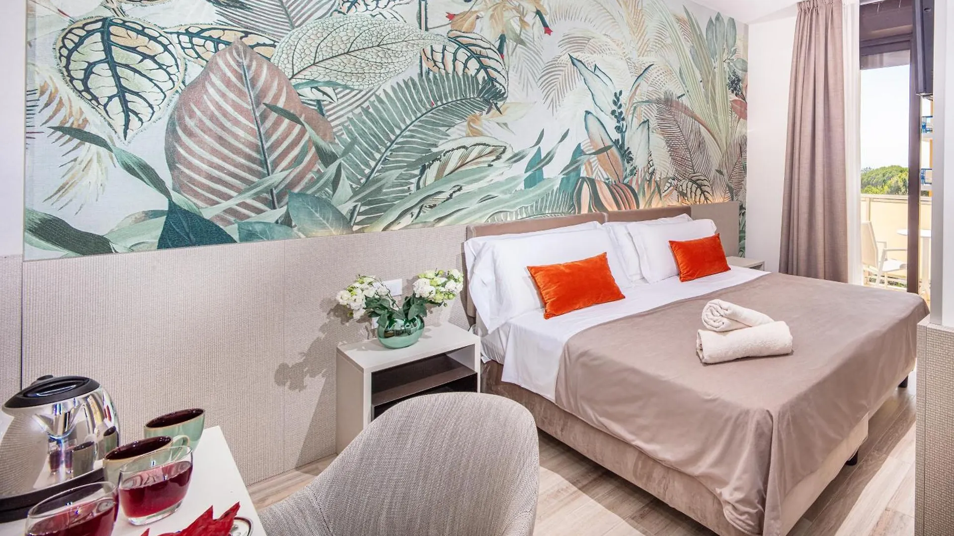Hotel Excelsior بيبيوني 4*,