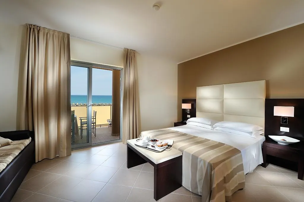 Hotel Excelsior بيبيوني 4*,