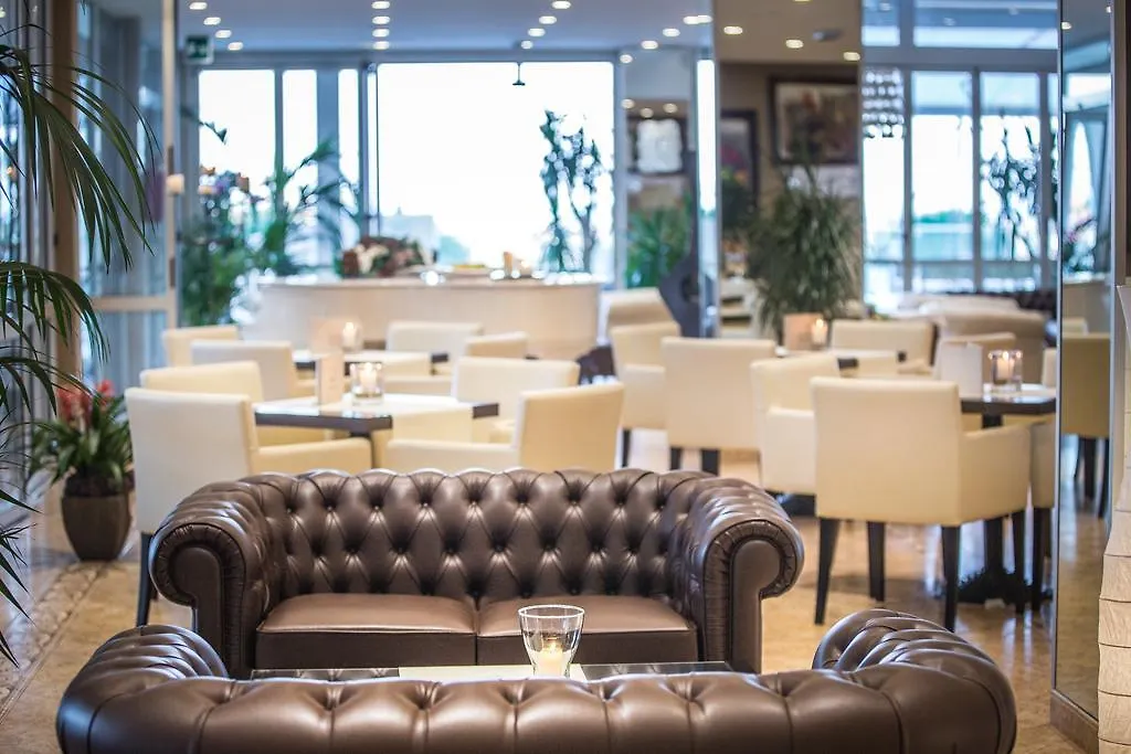 Hotel Excelsior بيبيوني