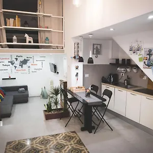 Porto 48 , Bari Olaszország