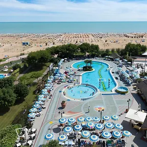 Aparthotel Holiday Szálloda